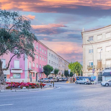 April Square By Lisbon With Sintra Hotel Amadora Exterior photo